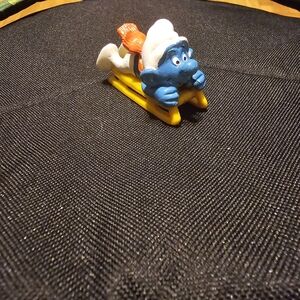 Vintage Smurf on Yellow Sled Figurine Classic‎ Collectible Toy 1980s